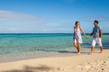 هتل Astroea Beach