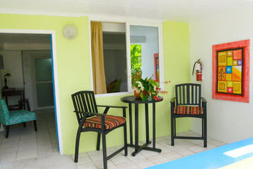 هتل Castle Comfort Lodge