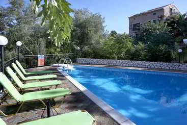 בית מלון כפרי Dafnoudi