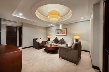 هتل Chongqing Empark Grand