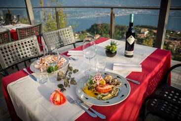 בית מלון כפרי Pineta Campi