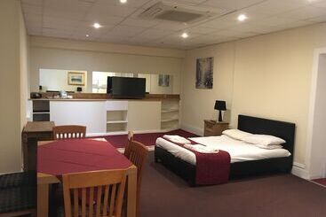 בית מלון כפרי The Manor