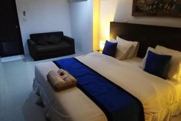 פנסיון Baan Oui Phuket Guest House