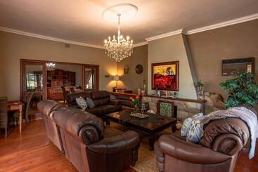 پانسیون Mooiplaas Guest House