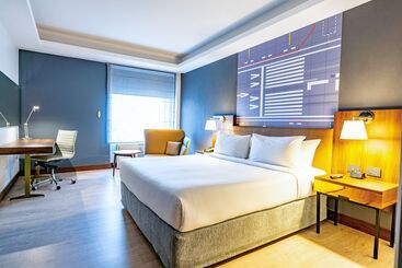 هتل Courtyard By Marriott Santiago Airport