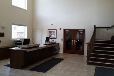 هتل Days Inn Sioux Lookout