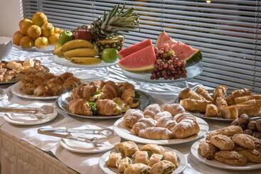 Kerkyra Beach Hotel & Apartments