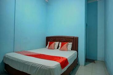 Spot On 91637 Hotel Adela