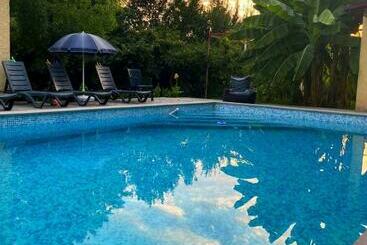 ユースホステル Villa Eniseli