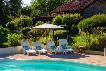 Bed and Breakfast Domaine Charente Glamping Familyroom Le Jardin With External Toilet & Shower House & Outdoor Kitchen