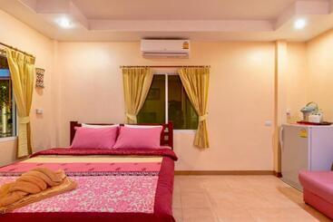 Bed and Breakfast Naengnoi Resort Kohlarn