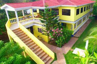 Sunshine Hotel Little Corn Island