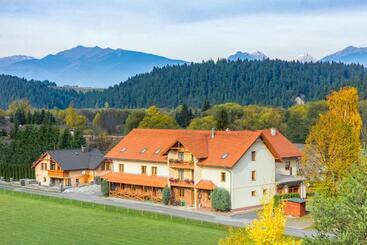 بنسيون Penzion Larion