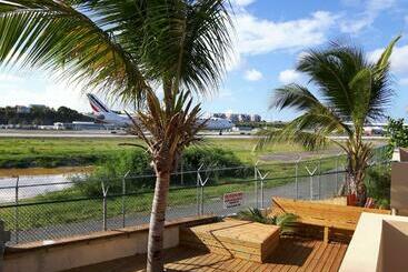 هتل آپارتمان Sxm Spotters Paradise