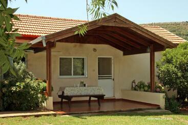 Bed and Breakfast אירוח מרגלית למטייל בגליל