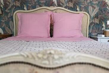 住宿加早餐  Auprès Du Château