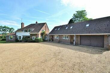 مبيت وإفطار House On The Hill