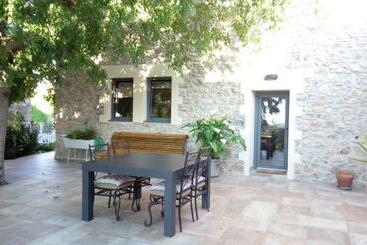 مبيت وإفطار La Casa Dels Lledoners