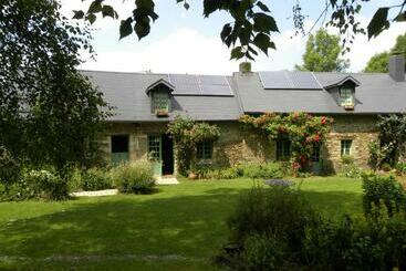 مبيت وإفطار Le Lavoir De Julia