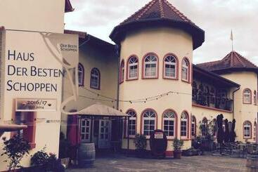 ホテル Weinschlößchen Im Weingut Roos