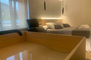 פנסיון Hostal Restaurante Ibaisek