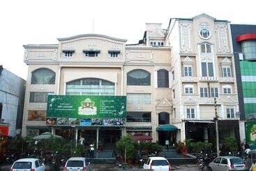 호텔 Diplomat Residency