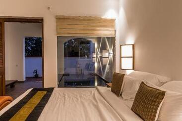 ホテル Over The Hill