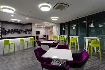 בית מלון כפרי Qliq Damansara