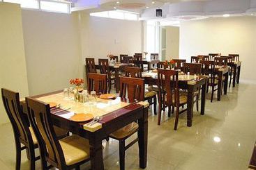 هتل Tulips Resorts Elkhill