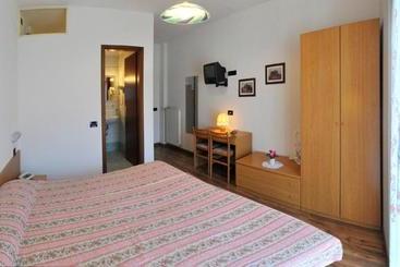 هتل Villa Flora