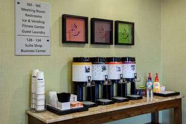 汽车旅馆  Hampton Inn & Suites Blythe