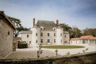 مبيت وإفطار Domaine De La Mazure