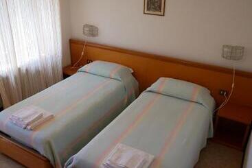 Отель B&b Casa Del Pellegrino Castelmonte