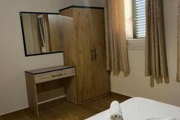 בית מלון כפרי Ibiza Resort