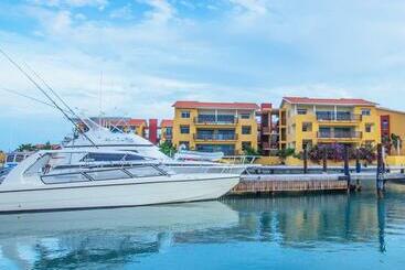 Palapa Beach Resort Curacao