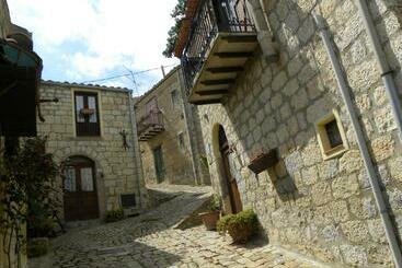 بنسيون Borgo I Stritti