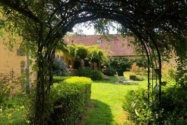 펜션 Le Domaine Du Petit Tertre Spa En Exterieur