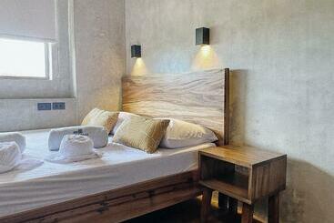 Shorebreak Hostel San Juan La Union