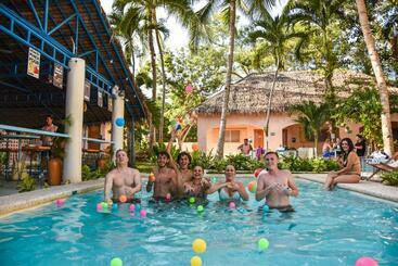 ユースホステル Mad Monkey Panglao