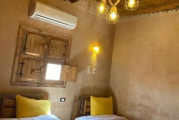 تختخواب و صبحانه Cozy And Private Azozer Eco Lodge