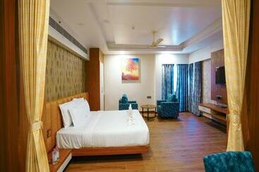 فندق Kovvuru Grand