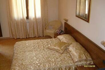 酒店 Ristorante Degli Amici