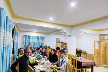 פנסיון Himalayan Regal House