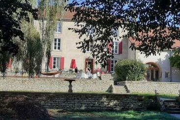 بنسيون Le Domaine D élise Chambres Et Table D Hôtes   Vosges