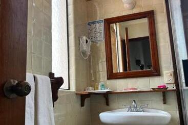 Casa Bugambilia, Un Pequeño Hotel En Tepoztlán