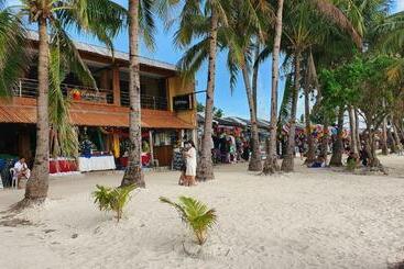 Hotel Bamboo Beach Resort & Restaurant