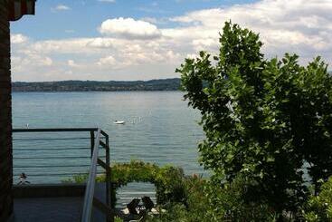 فندق Le Petit Du Lac