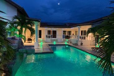 Boutique Hotel Swiss Paradise Aruba Villas And Suites