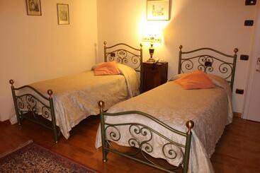 ホテル Villa Bongiovanni