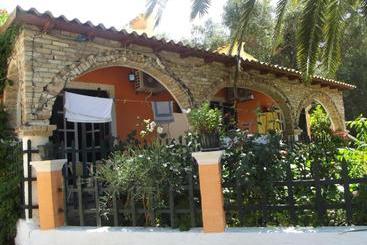 游客公寓 Manganas Studios